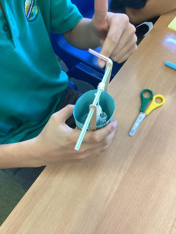 Campsbourne Primary School Year 6 Make Pulleys and Levers During D&T Week